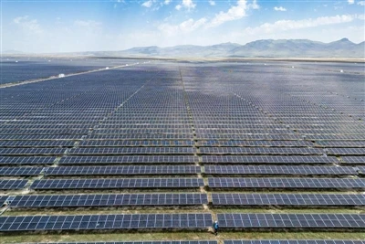 China Construction Fifth Bureau schließt 500-MW-PV-Projekt Jizak in Usbekista...